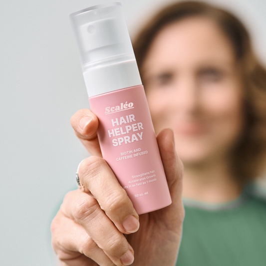 Scaléo™ Hair Helper Spray | Få op til 45 % tykkere og fyldigere hår på bare 16 uger